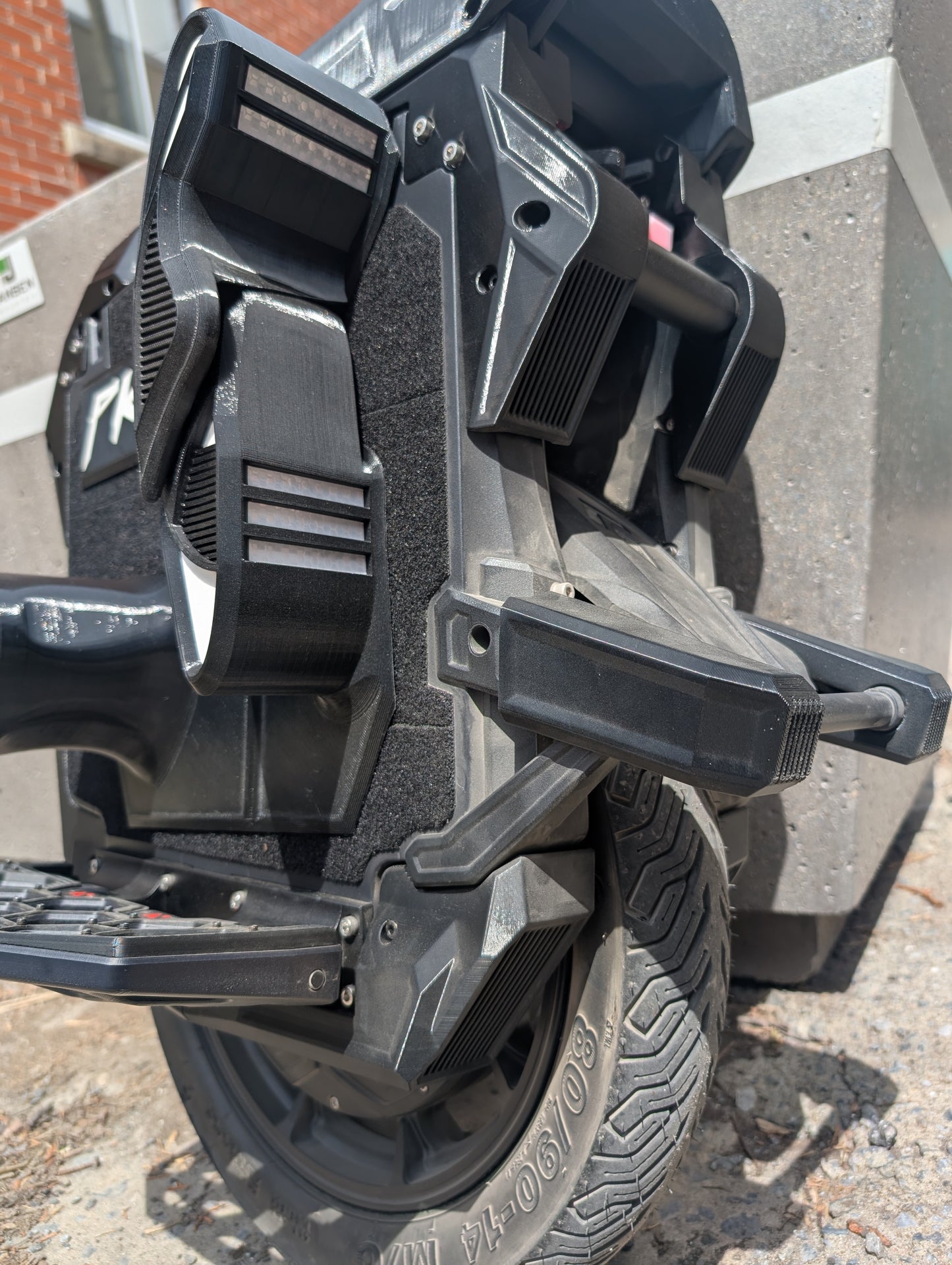 Sherman L EXO-Frame